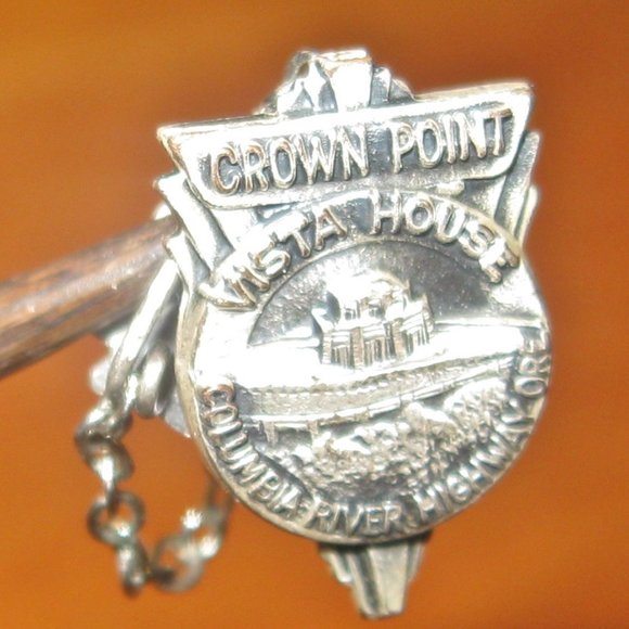 Vintage Crown Point Vista House Columbia River Highway Oregon Souvenir Lapel Pin - Picture 3 of 6